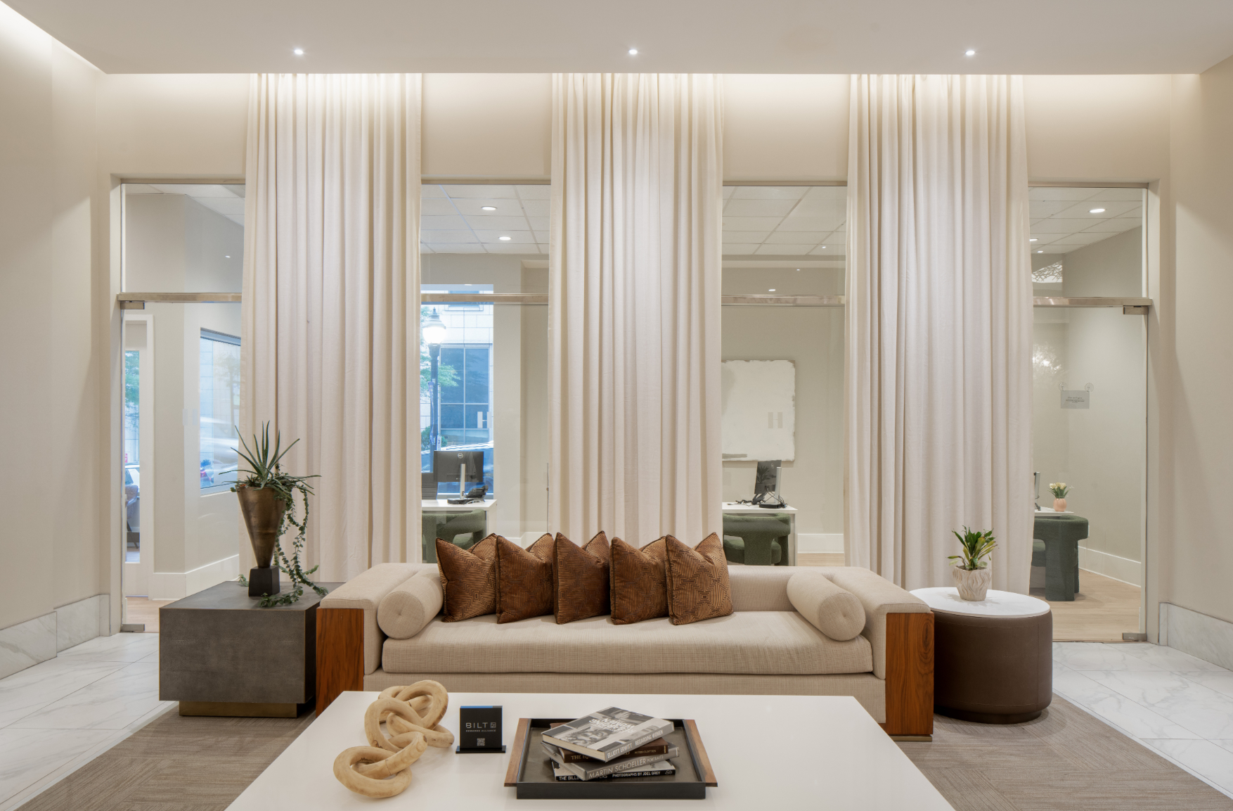 TheHueMidtown_LuxuryApartmentCommunity_LeasingOffice_AtlantaGA